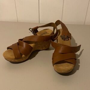Clarks Tan Cork Wedge Sandals with Leather Upper Size 9M